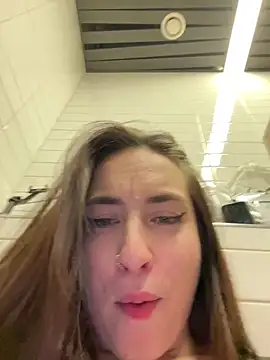 Snapshot of Holly_Play chatting on 01-14-25, 03:15 Holly Play online show from 01-14-25, 03:15