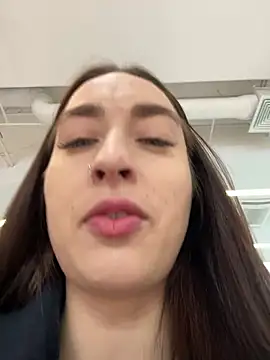 Snapshot of Holly_Play chatting on 01-21-25, 09:13 Holly Play online show from 01-21-25, 09:13