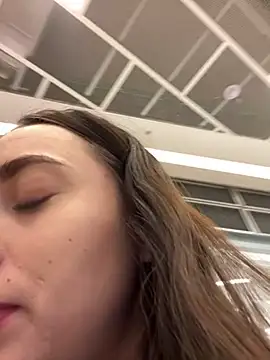 Snapshot of Holly_Play chatting on 01-22-25, 09:13 Holly Play online show from 01-22-25, 09:13