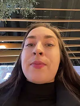 Snapshot of Holly_Play chatting on 01-23-25, 09:08 Holly Play online show from 01-23-25, 09:08