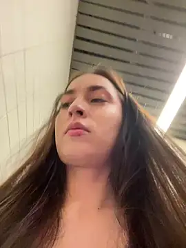 Snapshot of Holly_Play chatting on 01-24-25, 07:08 Holly Play online show from 01-24-25, 07:08