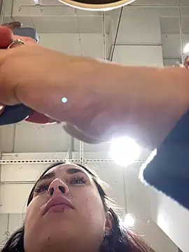 Snapshot of Holly_Play chatting on 01-28-25, 01:27 Holly Play online show from 01-28-25, 01:27