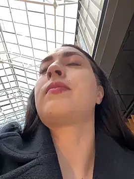 Snapshot of Holly_Play chatting on 02-01-25, 08:29 Holly Play online show from 02-01-25, 08:29