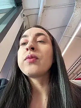 Snapshot of Holly_Play chatting on 02-04-25, 07:40 Holly Play online show from 02-04-25, 07:40