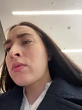 Snapshot of Holly_Play chatting on 02-06-25, 10:37 Holly Play online show from 02-06-25, 10:37