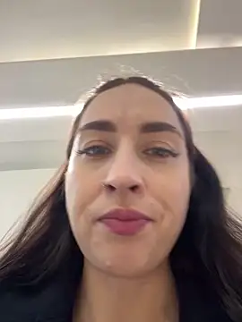 Snapshot of Holly_Play chatting on 02-12-25, 08:06 Holly Play online show from 02-12-25, 08:06