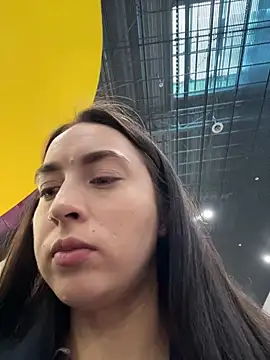 Snapshot of Holly_Play chatting on 02-13-25, 08:27 Holly Play online show from 02-13-25, 08:27