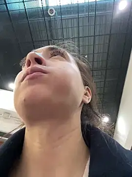 Snapshot of Holly_Play chatting on 02-18-25, 10:38 Holly Play online show from 02-18-25, 10:38