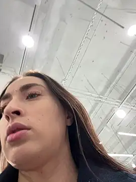 Snapshot of Holly_Play chatting on 02-21-25, 08:51 Holly Play online show from 02-21-25, 08:51