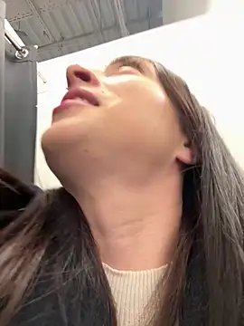 Snapshot of Holly_Play chatting on 02-28-25, 11:03 Holly Play online show from 02-28-25, 11:03