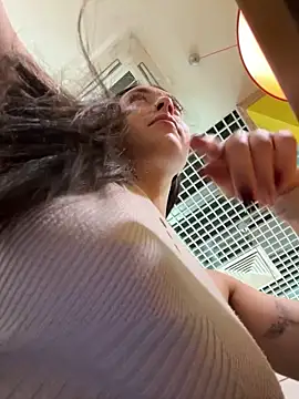 Snapshot of Holly_Play chatting on 03-07-25, 11:18 Holly Play online show from 03-07-25, 11:18