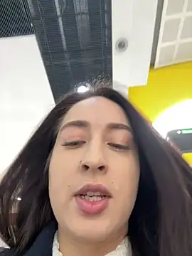 Snapshot of Holly_Play chatting on 03-17-25, 10:06 Holly Play online show from 03-17-25, 10:06