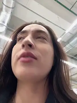 Snapshot of Holly_Play chatting on 03-19-25, 06:46 Holly Play online show from 03-19-25, 06:46