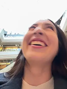 Snapshot of Holly_Play chatting on 03-21-25, 12:06 Holly Play online show from 03-21-25, 12:06