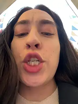 Snapshot of Holly_Play chatting on 03-22-25, 12:04 Holly Play online show from 03-22-25, 12:04