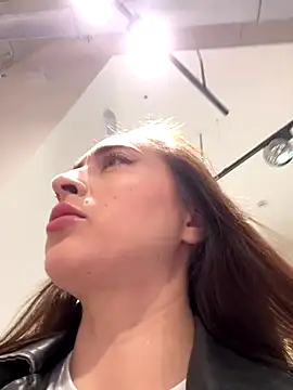 Snapshot of Holly_Play chatting on 09-15-25, 10:15 Holly Play online show from 09-15-25, 10:15