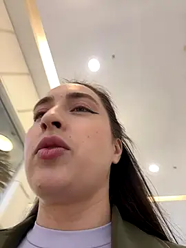 Snapshot of Holly_Play chatting on 09-26-25, 10:19 Holly Play online show from 09-26-25, 10:19