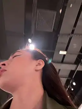 Snapshot of Holly_Play chatting on 09-30-25, 09:14 Holly Play online show from 09-30-25, 09:14