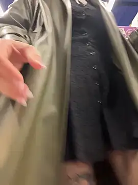 Snapshot of Holly_Play chatting on 10-02-25, 09:16 Holly Play online show from 10-02-25, 09:16