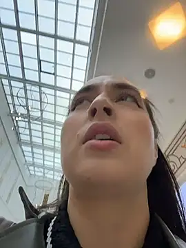 Snapshot of Holly_Play chatting on 10-10-25, 10:14 Holly Play online show from 10-10-25, 10:14