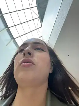 Snapshot of Holly_Play chatting on 10-13-25, 09:09 Holly Play online show from 10-13-25, 09:09