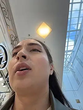 Snapshot of Holly_Play chatting on 10-18-25, 10:05 Holly Play online show from 10-18-25, 10:05