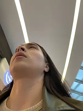 Snapshot of Holly_Play chatting on 11-09-25, 07:06 Holly Play online show from 11-09-25, 07:06