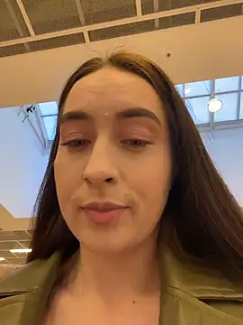 Snapshot of Holly_Play chatting on 11-12-25, 12:05 Holly Play online show from 11-12-25, 12:05