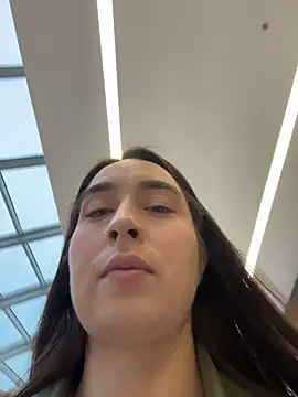 Snapshot of Holly_Play chatting on 11-13-25, 09:19 Holly Play online show from 11-13-25, 09:19