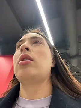 Snapshot of Holly_Play chatting on 11-16-25, 12:11 Holly Play online show from 11-16-25, 12:11