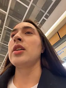 Snapshot of Holly_Play chatting on 11-17-25, 12:11 Holly Play online show from 11-17-25, 12:11