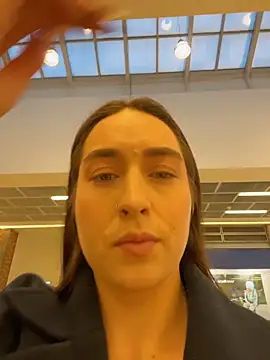 Snapshot of Holly_Play chatting on 11-21-25, 12:04 Holly Play online show from 11-21-25, 12:04