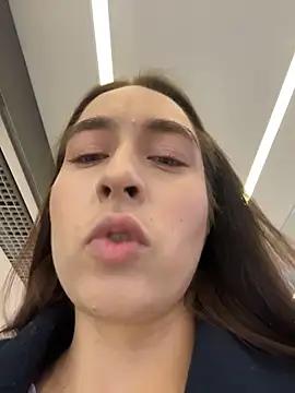 Snapshot of Holly_Play chatting on 12-03-25, 11:08 Holly Play online show from 12-03-25, 11:08