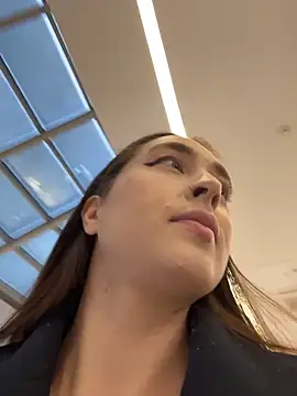 Snapshot of Holly_Play chatting on 12-15-25, 12:09 Holly Play online show from 12-15-25, 12:09