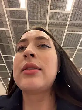 Snapshot of Holly_Play chatting on 01-05-26, 05:27 Holly Play online show from 01-05-26, 05:27