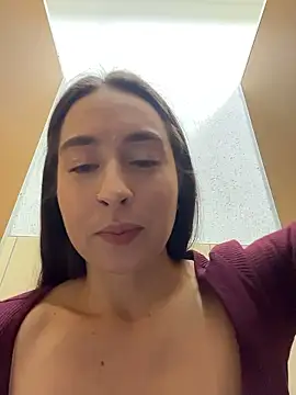 Snapshot of Holly_Play chatting on 01-10-26, 12:18 Holly Play online show from 01-10-26, 12:18