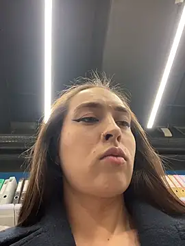 Snapshot of Holly_Play chatting on 01-11-26, 12:10 Holly Play online show from 01-11-26, 12:10