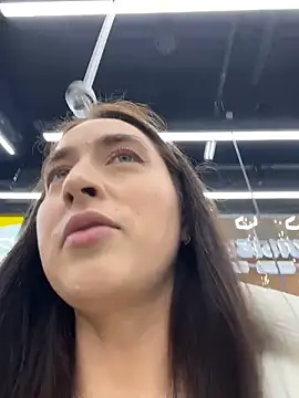 Snapshot of Holly_Play chatting on 02-11-26, 12:10 Holly Play online show from 02-11-26, 12:10