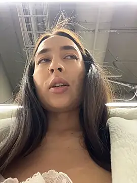 Snapshot of Holly_Play chatting on 02-25-26, 12:04 Holly Play online show from 02-25-26, 12:04