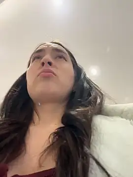 Snapshot of Holly_Play chatting on 02-26-26, 12:04 Holly Play online show from 02-26-26, 12:04