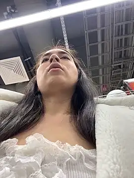 Snapshot of Holly_Play chatting on 02-27-26, 12:05 Holly Play online show from 02-27-26, 12:05