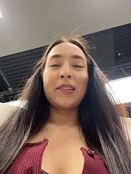 Snapshot of Holly_Play chatting on 03-01-26, 12:07 Holly Play online show from 03-01-26, 12:07