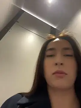 Snapshot of Holly_Play chatting on 03-09-26, 12:09 Holly Play online show from 03-09-26, 12:09