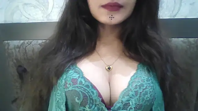 Snapshot of krati74 chatting on 09-29-25, 05:40 krati74 online show from 09-29-25, 05:40