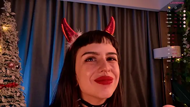 MichaellaMoon online show from 01-01-25, 02:19