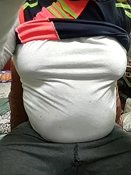 Snapshot of ShelfyOfferer chatting on 01-16-26, 01:09 ShelfyOfferer online show from 01-16-26, 01:09