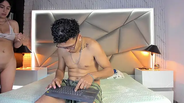 Snapshot of Bonny_Bonss chatting on 03-08-25, 07:42 Bonny Bonss online show from 03-08-25, 07:42