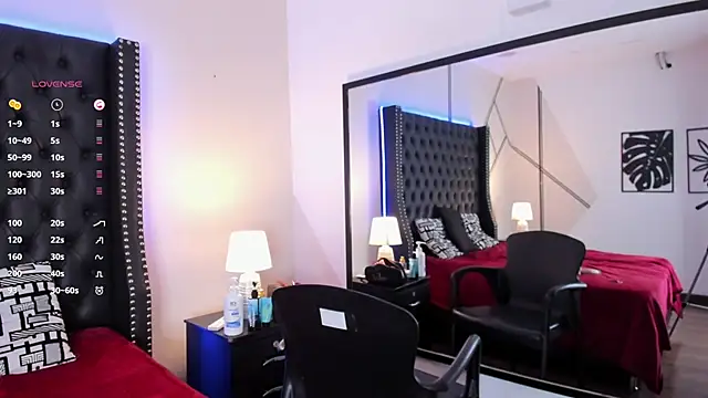 Snapshot of Iris_Thompson_ chatting on 03-15-25, 08:10 Iris Thompson online show from 03-15-25, 08:10