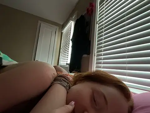 gingerbabe18 online show from 09-21-25, 04:19