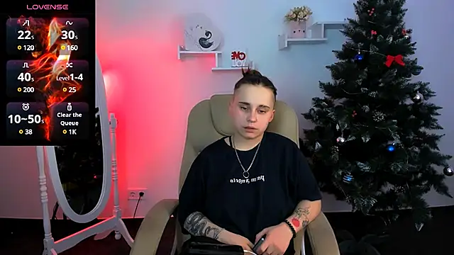 Snapshot of Dolly__Queen_ chatting on 01-13-25, 02:28 Dolly Queen online show from 01-13-25, 02:28